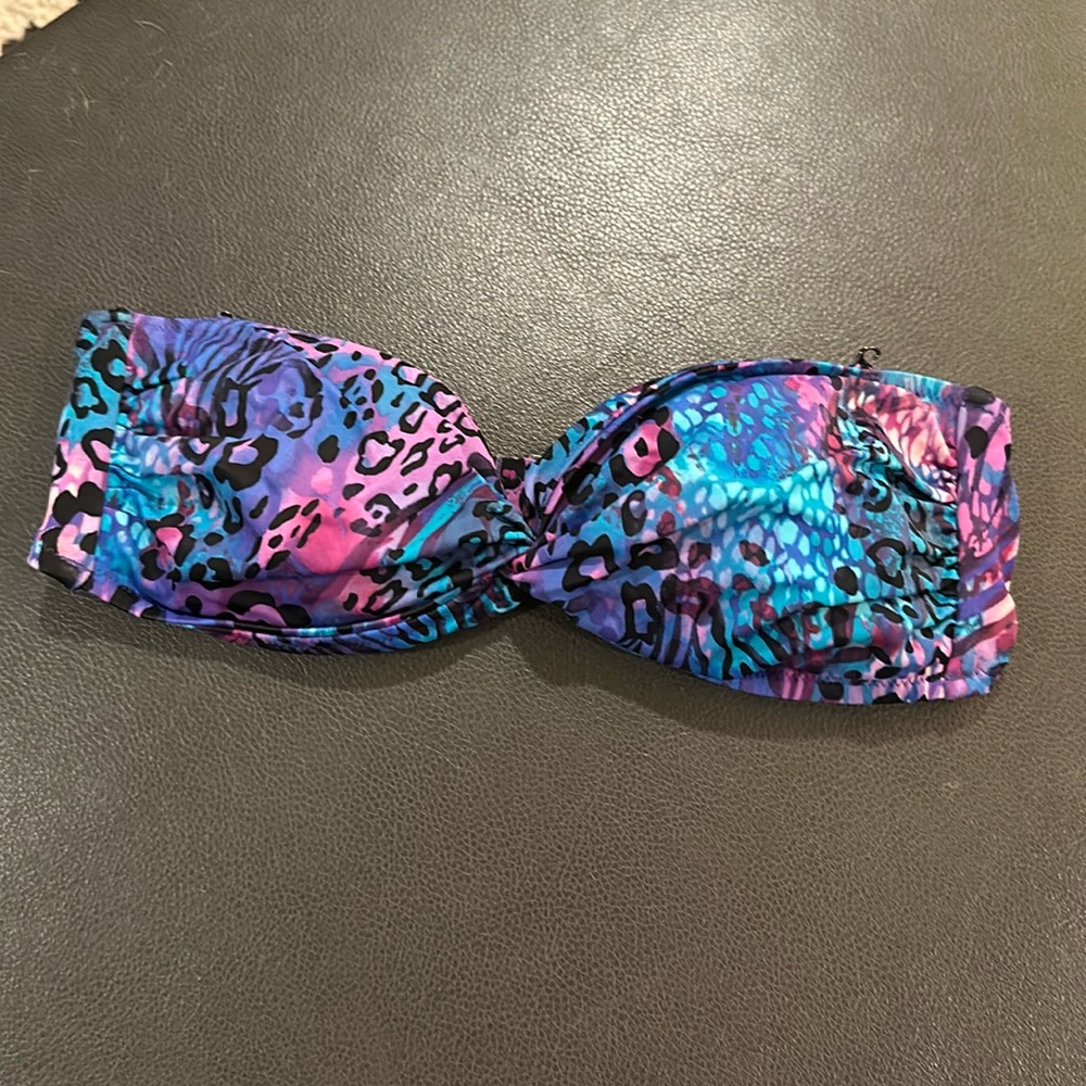 Strapless knotted middle Victoria Secret leopard bikini top